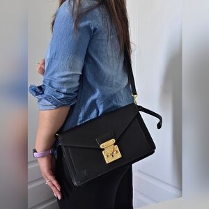 Louis Vuitton Black Epi Leather Dragonne Clutch with straps